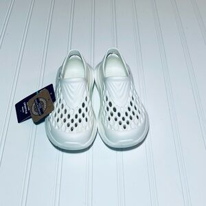 Kids' White Slip-On Water Shoes Size 1 NWT
